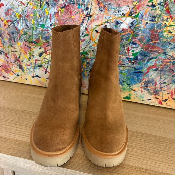 Caster H2O Waterproof Lug Sole Platform Bootie in Camel, 8.5 - Picture 3 of 7